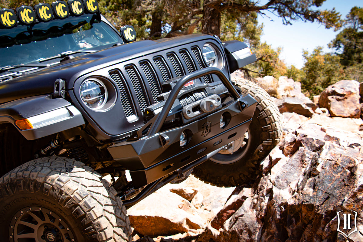 18-UP JEEP JL / 20-UP JT PRO SERIES FRONT BUMPER W/ BAR