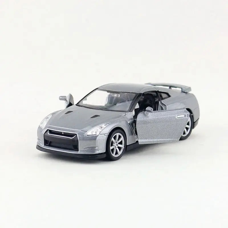 WELLY Toy Diecast Vehicle Model 1:36 Scale Nissan GT-R R35 Super Pull