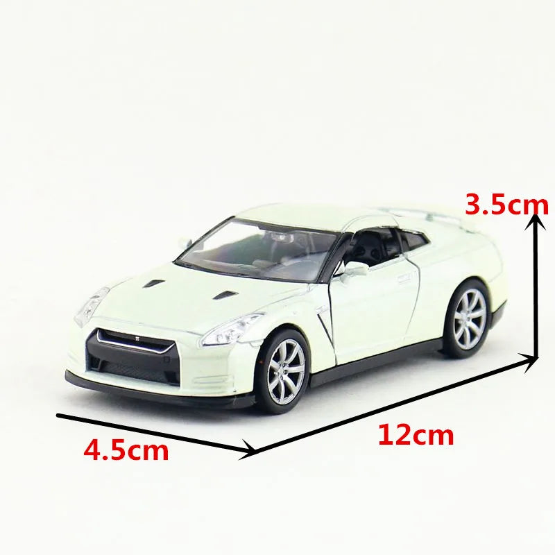 WELLY Toy Diecast Vehicle Model 1:36 Scale Nissan GT-R R35 Super Pull