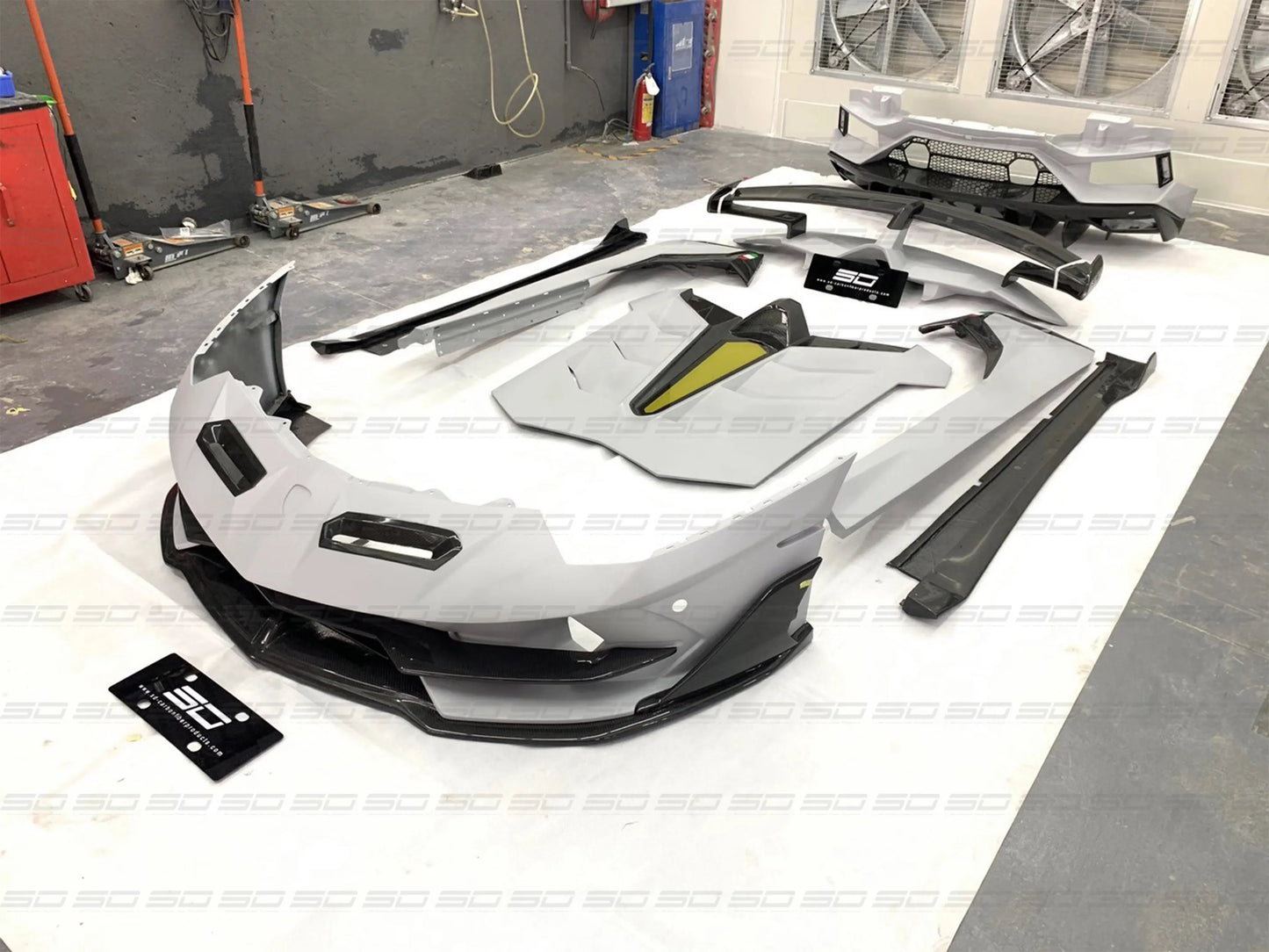 SVJ Style Dry Carbon +  Half Carbon Full Set Body Kit For Lamborghini