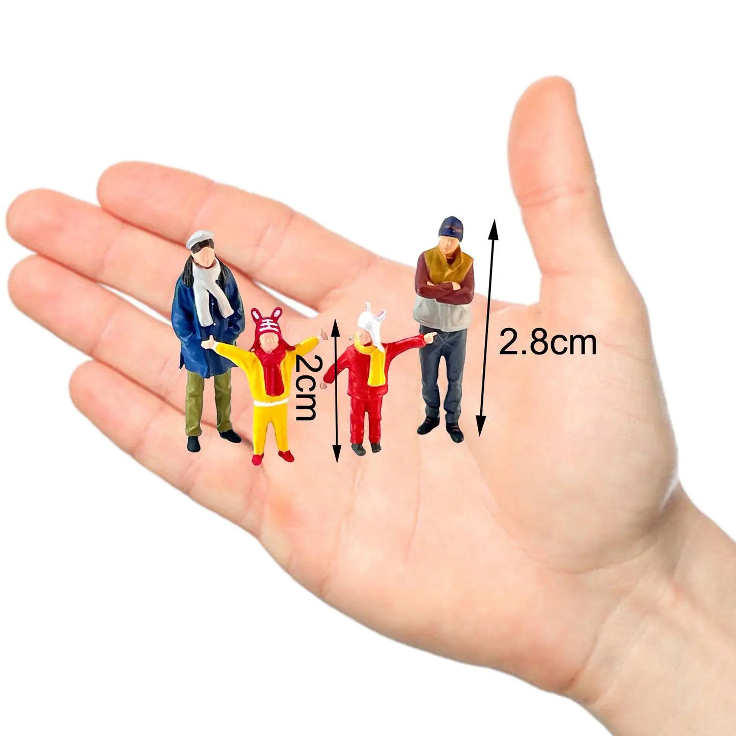 4Pcs 1/64 People Figures Micro Landscape A Family of Four Miniature