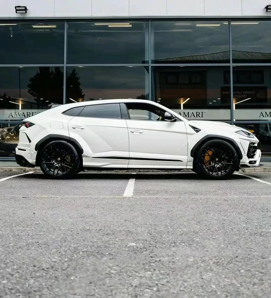 1016 Style Wide Body Kit for Lamborghini urus Carbon fiber body kit