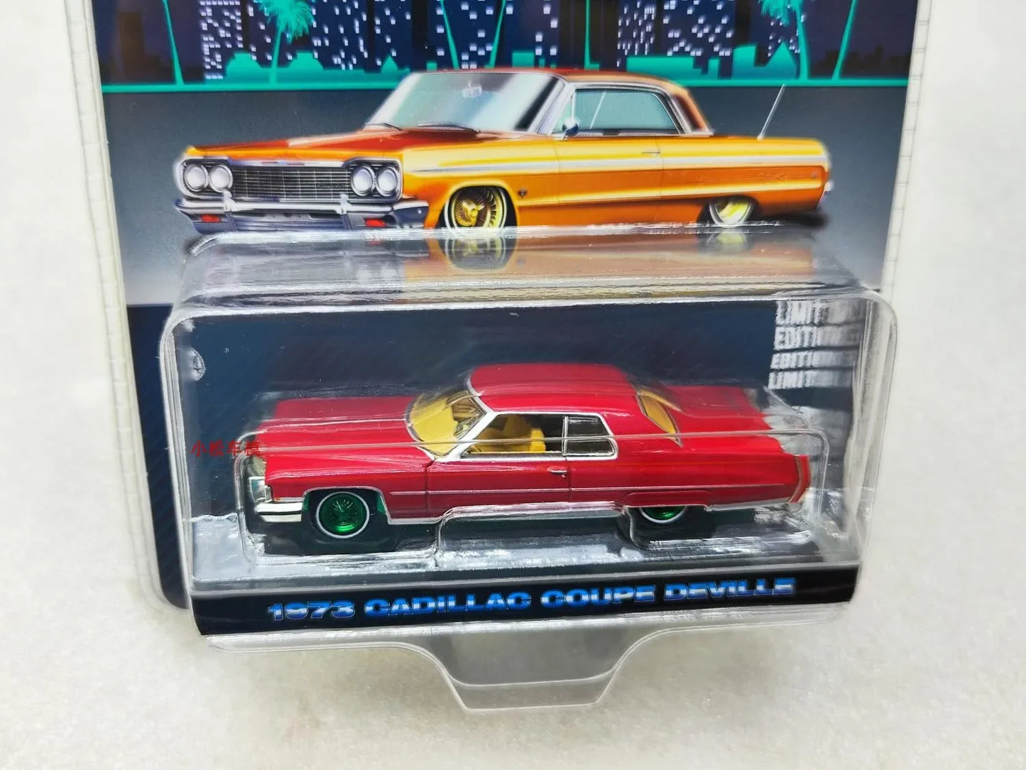 1: 64 Low lying series 3-1973 Cadillac Coupe deVille customized maroon