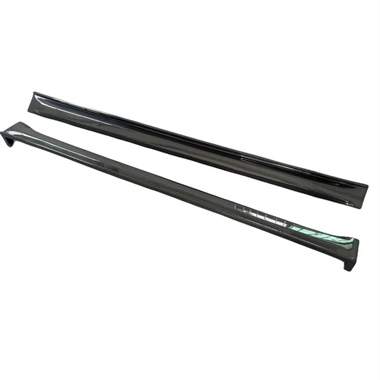 A pair of high-quality top style 3K carbon fiber side skirts for Tesla