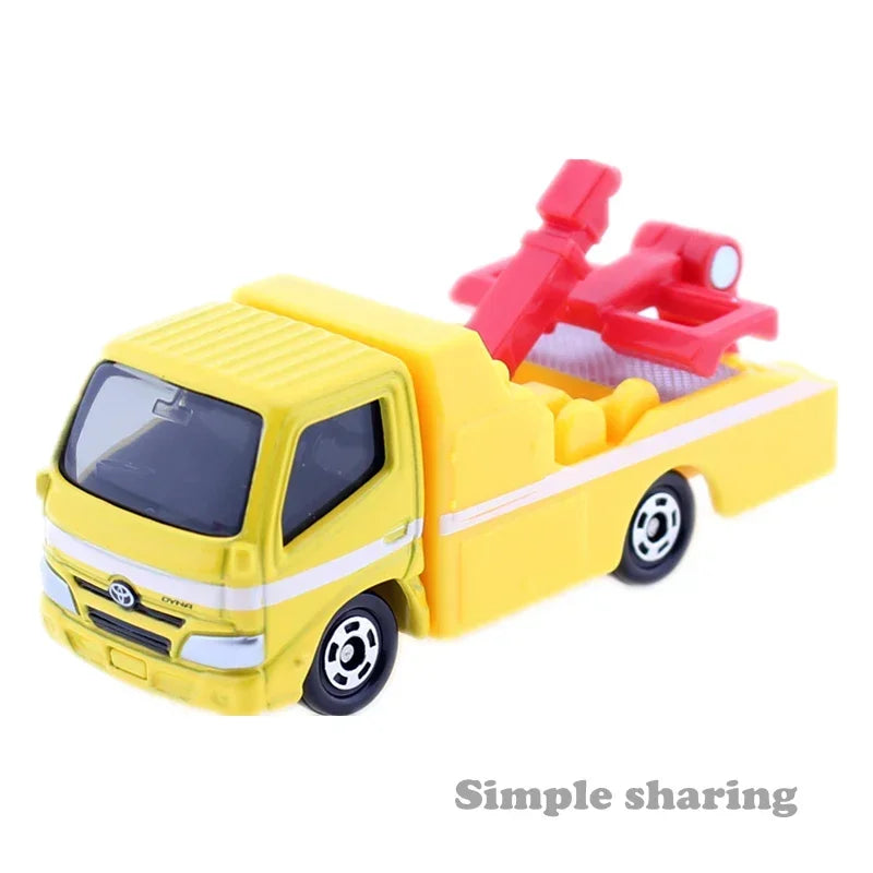 TAKARA TOMY Tomica Diecast No.5 Toyota Dyna Towing Vehicle Die-casting