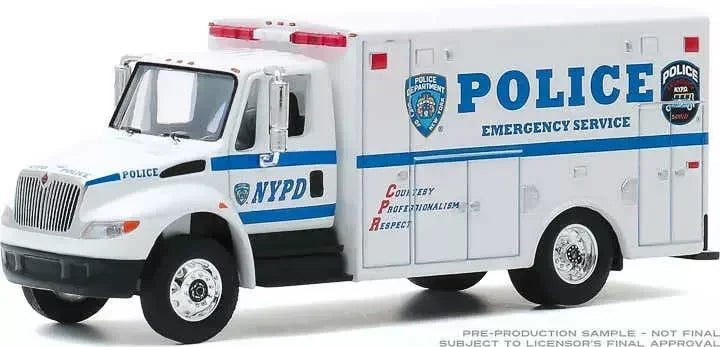 1:64 2013 International Durastar Ambulance Diecast Metal Alloy Model