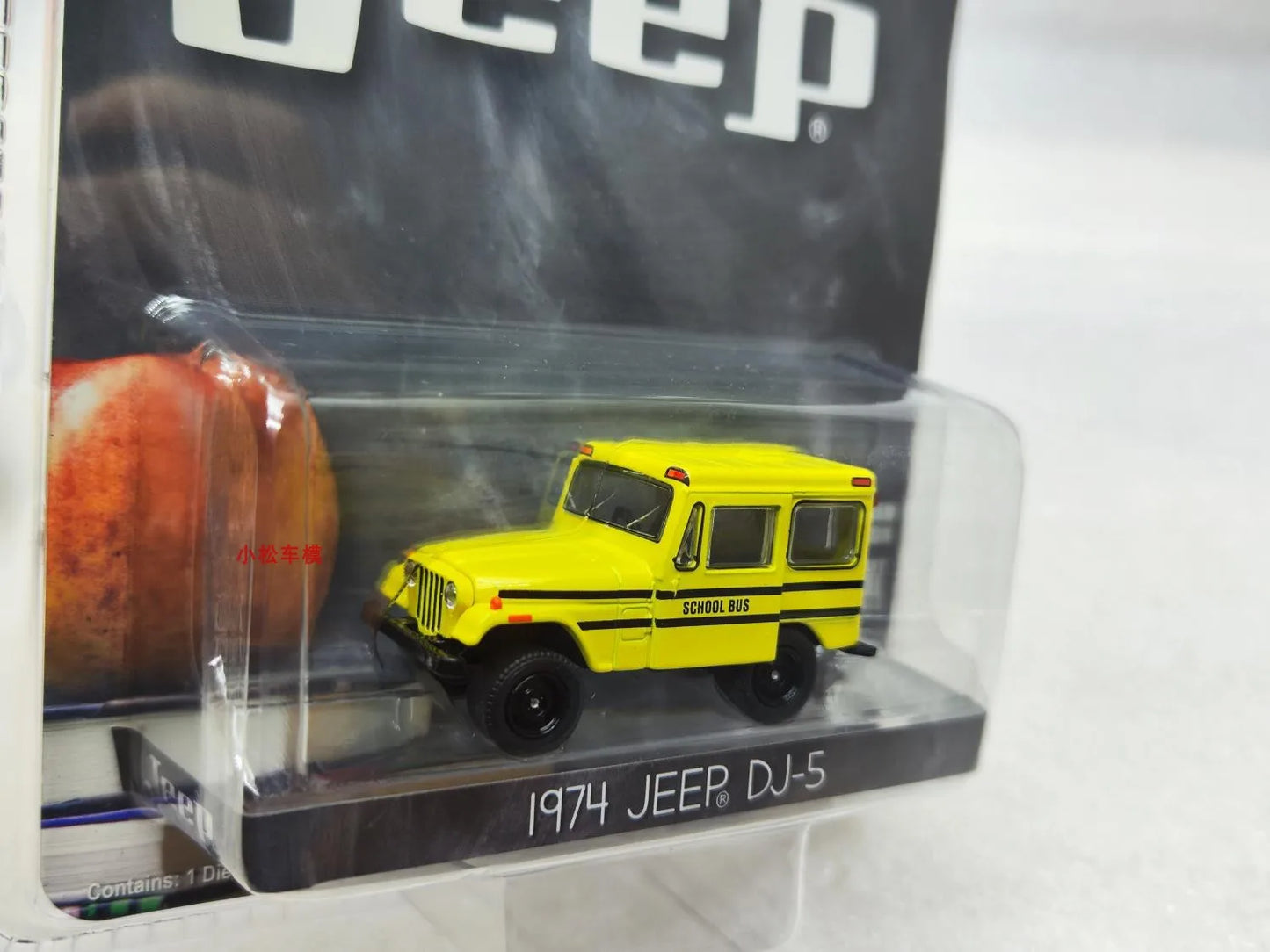 1:64 1974 Jeep DJ-5 School Bus  Diecast Metal Alloy Model Car Toys For